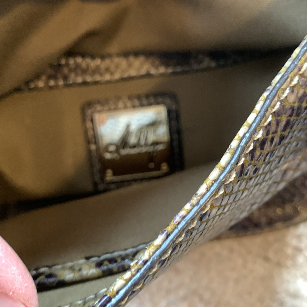 Milly Crossbody Purse - Picture 5 of 14